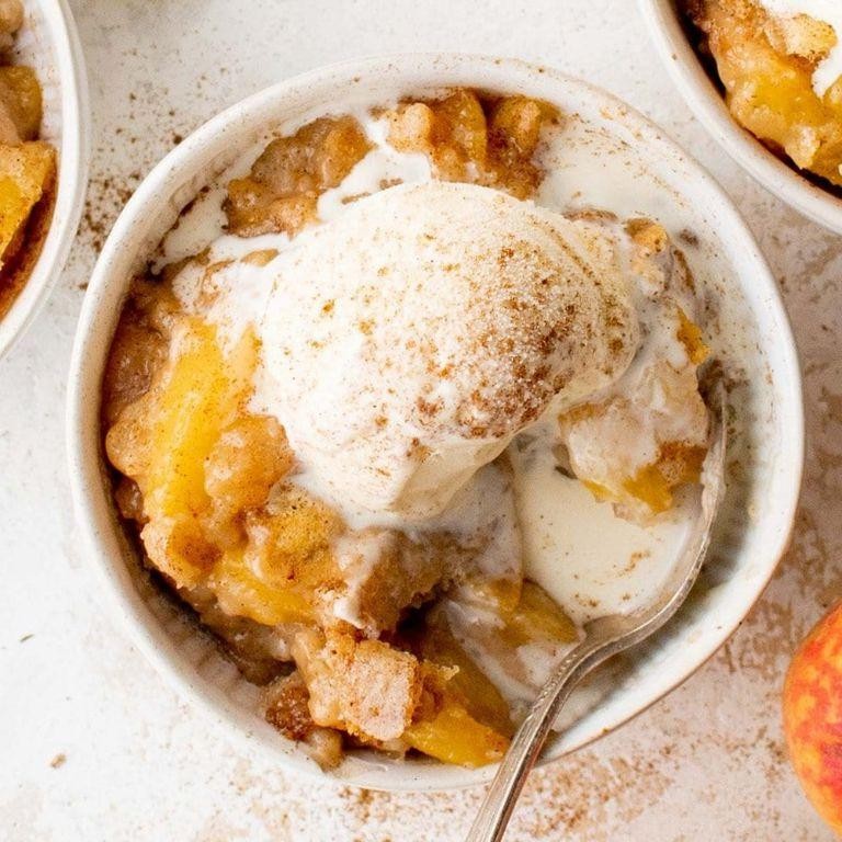 Easy Bisquick Peach Cobbler Bliss