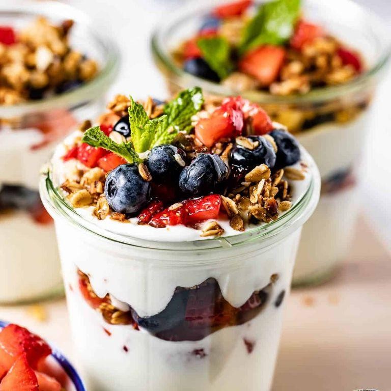 Fast Greek Yogurt Parfait