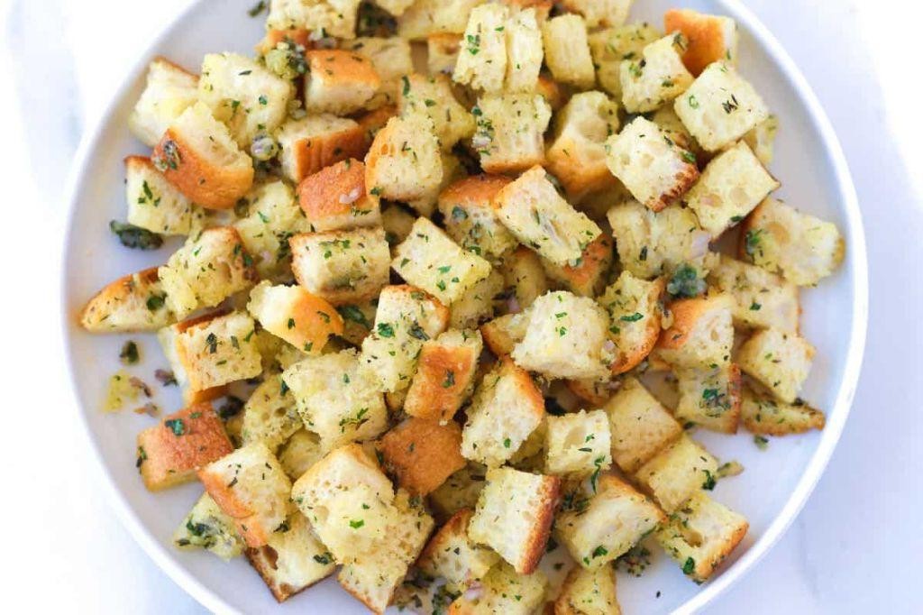 Garlic Bread Croutons for Soups and Salads