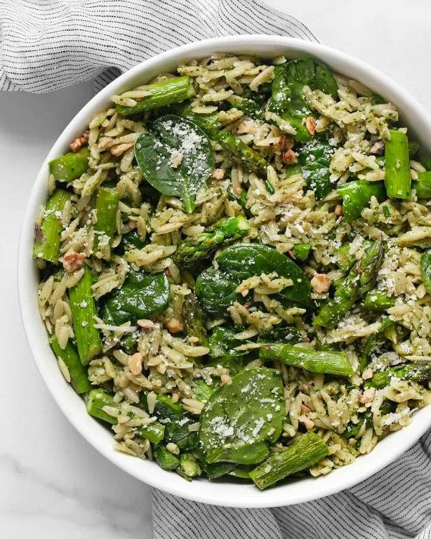 Garlic Herb Pesto Orzo with Sauteed Spinach