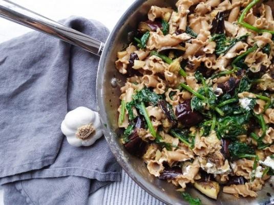 Garlicky Eggplant and Spinach Pasta