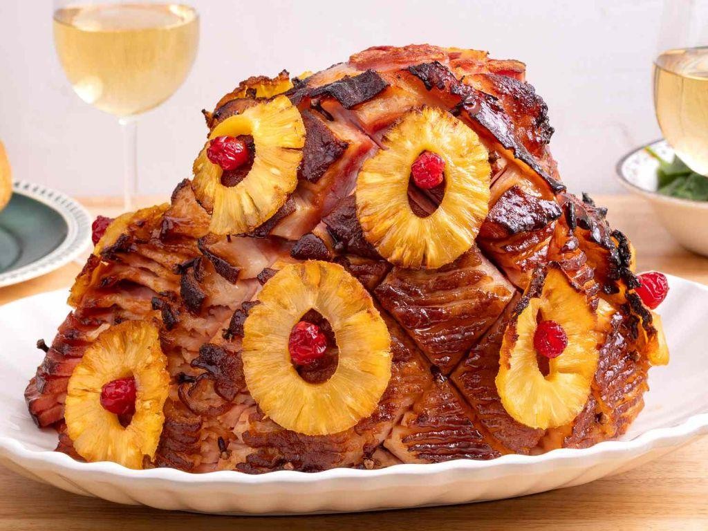 Glazed Baked Ham with Pineapple