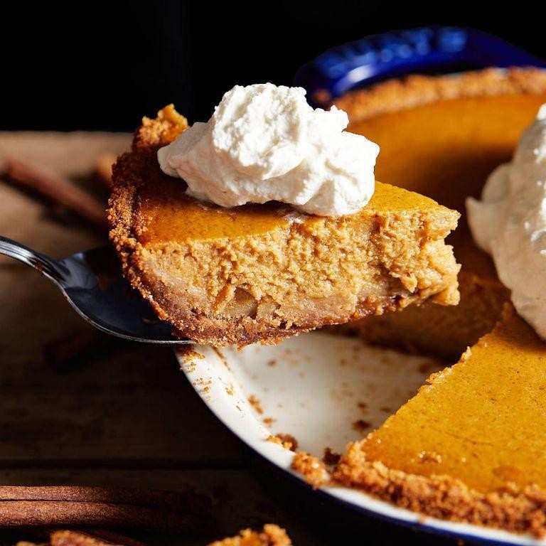 Graham Wafer Crumb Pumpkin Pie