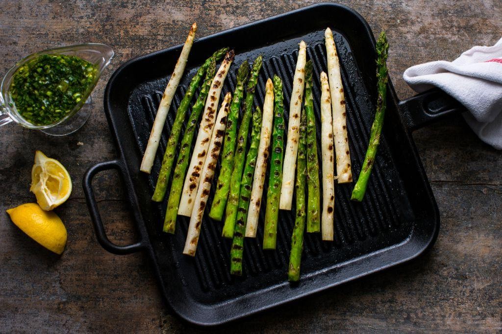 Grilled Asparagus with Lemon Vinaigrette