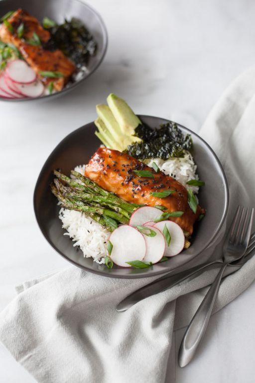 Grilled Salmon and Asparagus Bowl