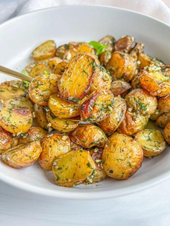 Grilled Small Golden Potatoes with Dill