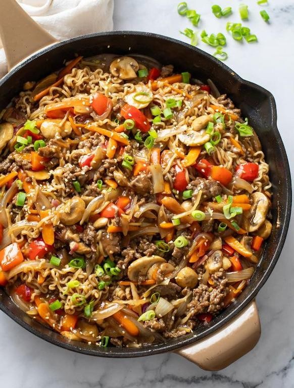 Hamburger Ramen Soup with Vegetables