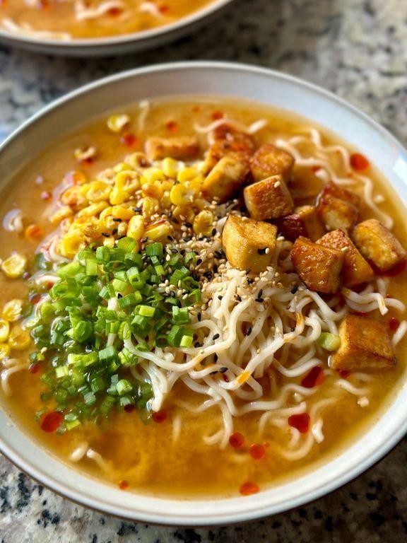 Hamburger Ramen with Crispy Tofu