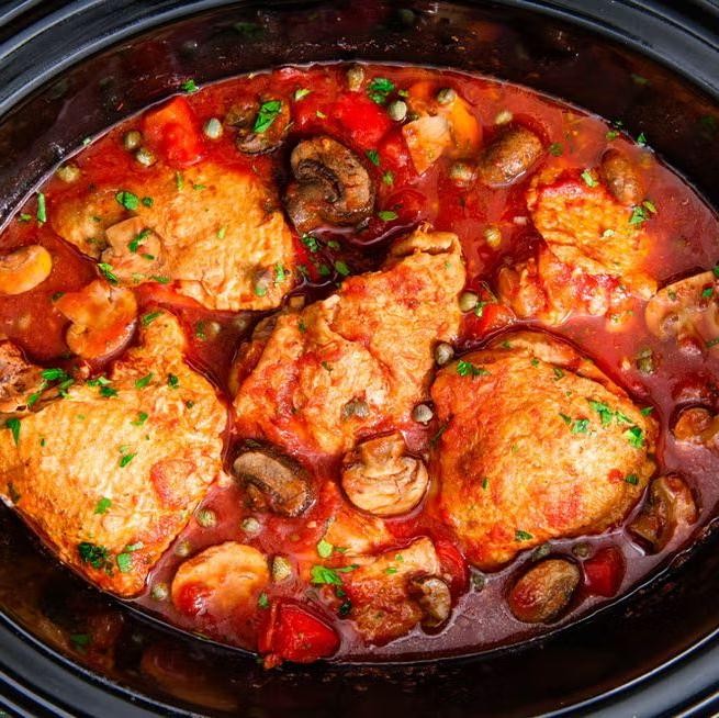 Healthy Crockpot Chicken Cacciatore with Vegetables