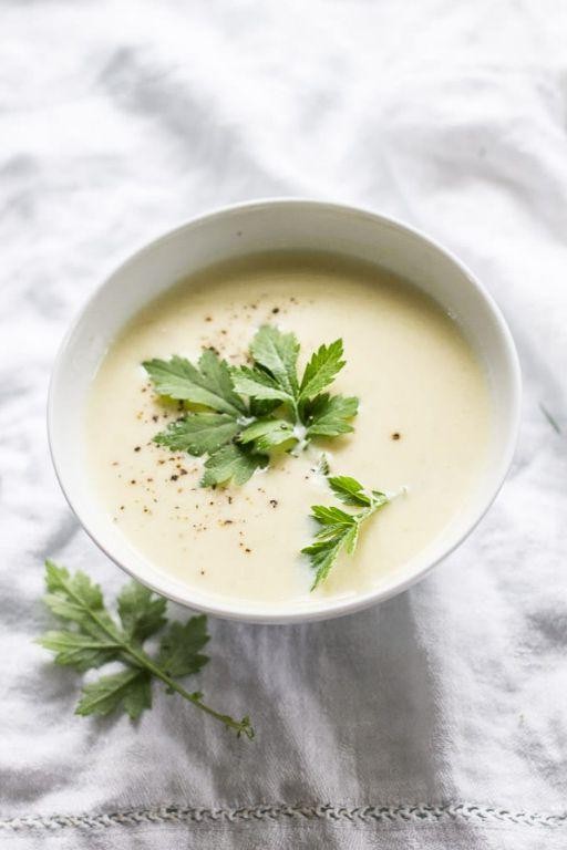 Hearty Creamy Potato Leek Soup