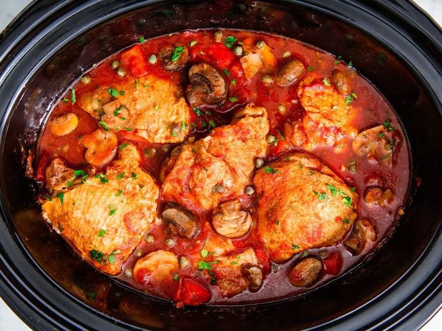 Herb-Roasted Chicken Cacciatore in a Slow Cooker