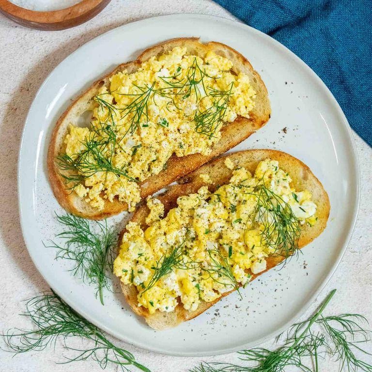 Herbed Omelet Over Rye Toast