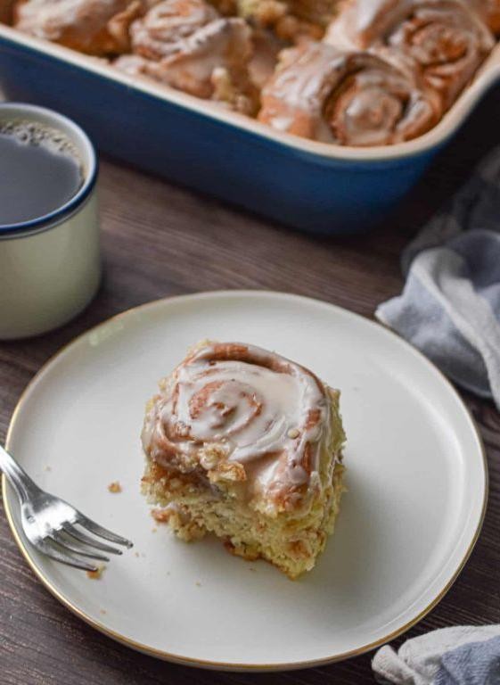 Indulgent Bisquick Cinnamon Roll Cake