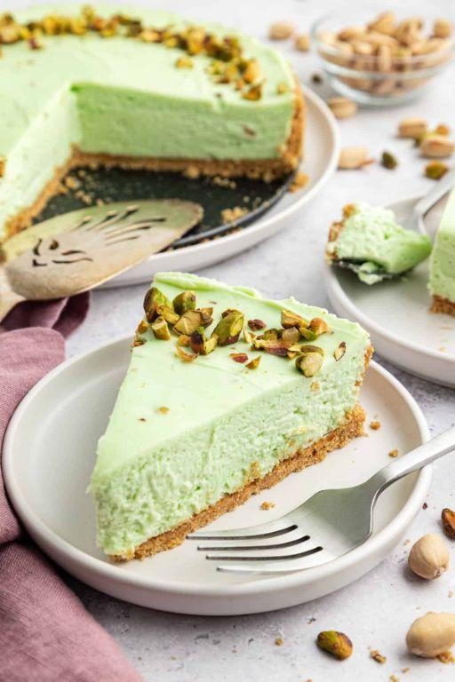 No-Bake Pistachio Pudding Cheesecake