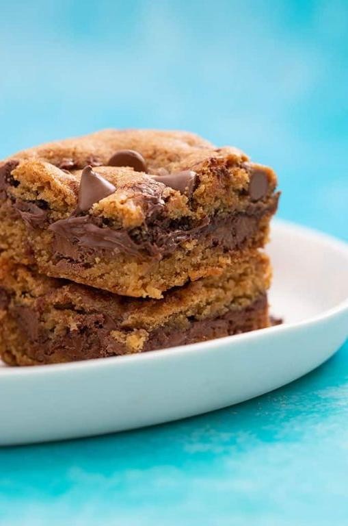 Nutella-Chocolate Chip Cookie Bars