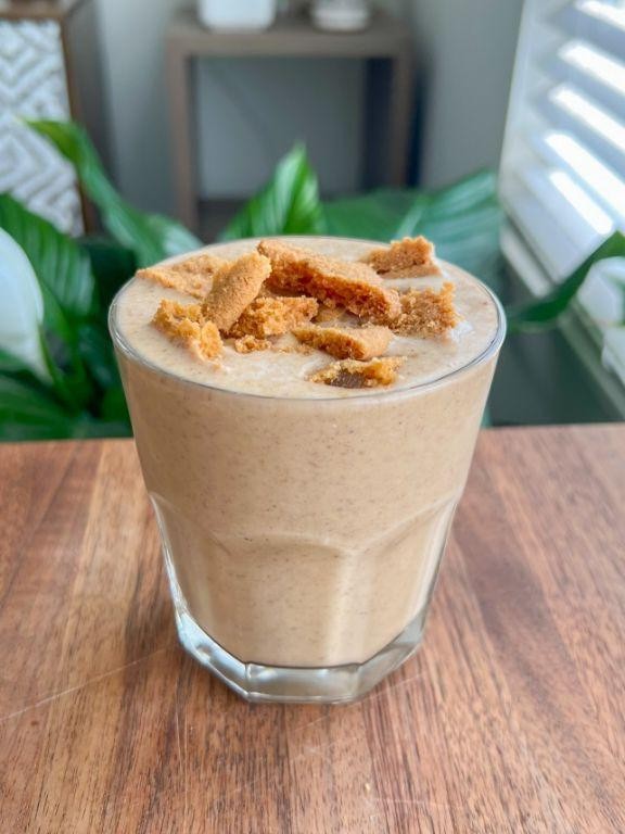 Oatmeal Cinnamon Raisin Shake