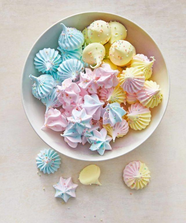 Pastel Meringue Kisses