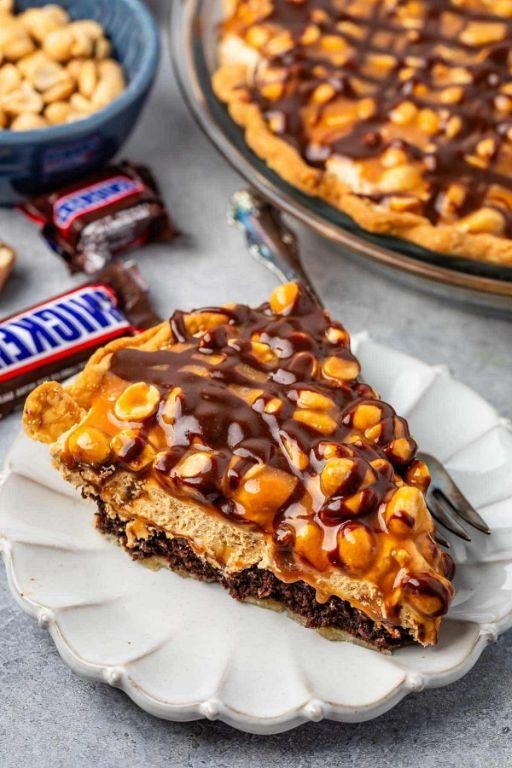 Peanut Butter Snickers Pie