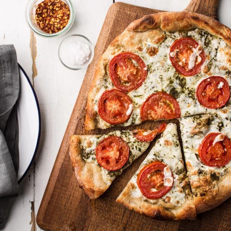 Pesto and Tomato Pizza