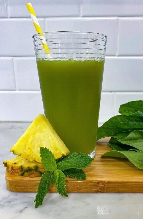 Pineapple and Spinach Refresh