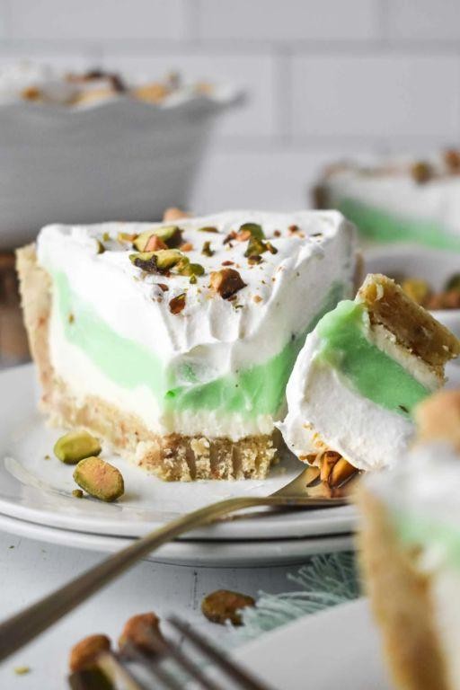 Pistachio Pudding Chiffon Pie