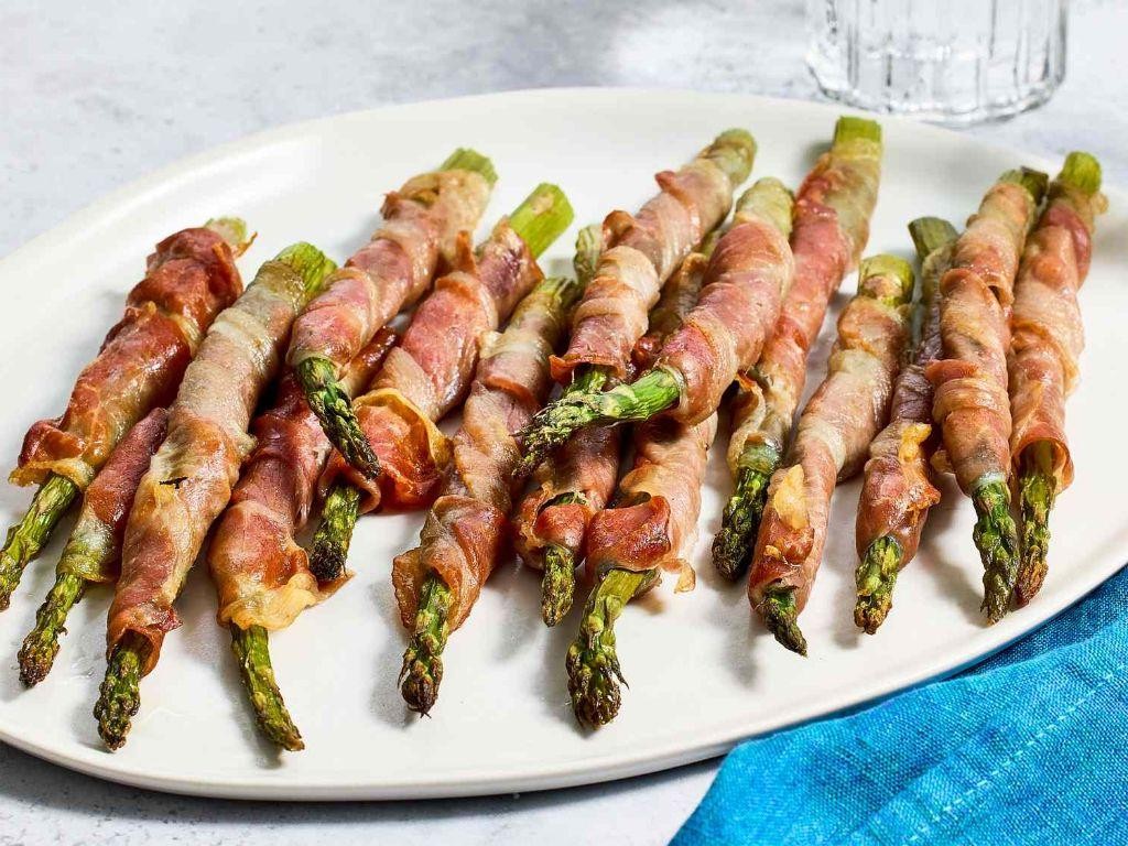 Prosciutto Wrapped Asparagus Spears