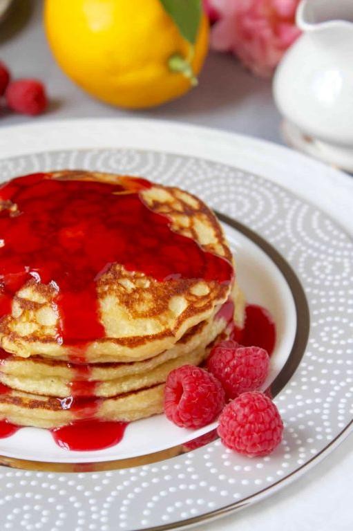 Ricotta Pancakes with Raspberry Sauce