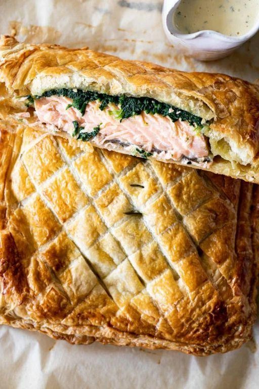 Salmon en Croûte with Dill Cream Sauce