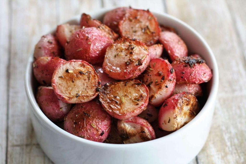 Sautéed Radishes with Garlic
