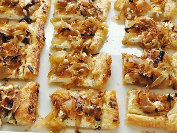 Savory Cottage Cheese and Caramelized Onion Tartine