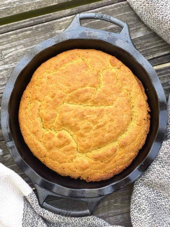 Slow Cooker Buttermilk Southern Cornbread
