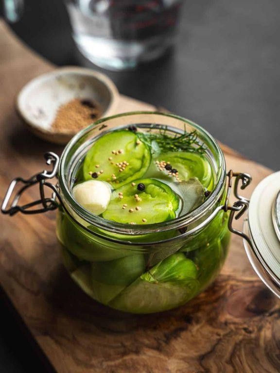 Smoky Chipotle Pickled Green Tomatoes