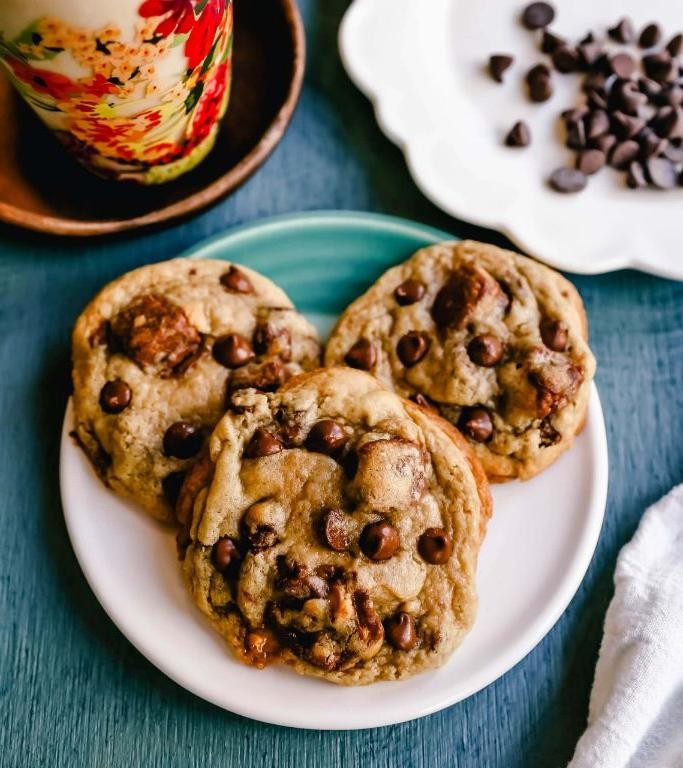 Snickers Chocolate Chip Cookies