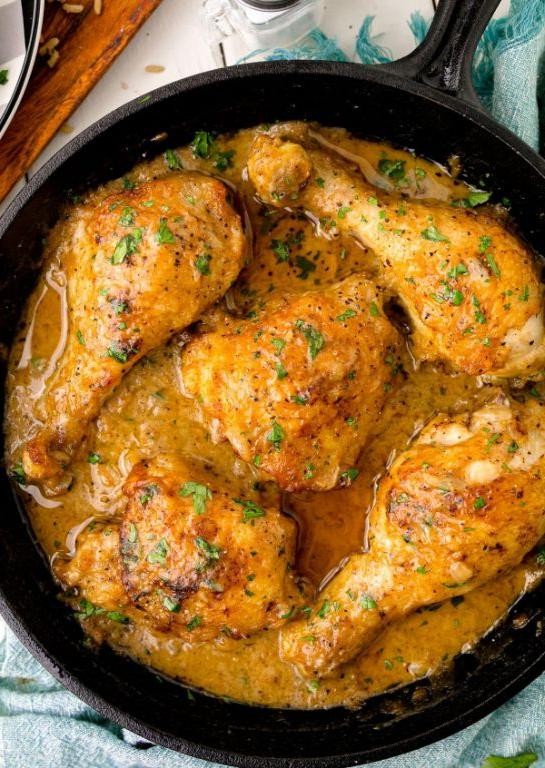 Southern-Style Creamy Smothered Chicken Breast