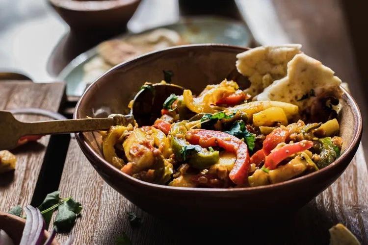 Spicy Cottage Cheese and Veggie Stir-fry