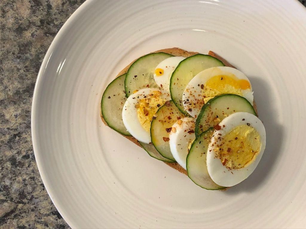Tangy Boiled Egg and Cucumber Wraps