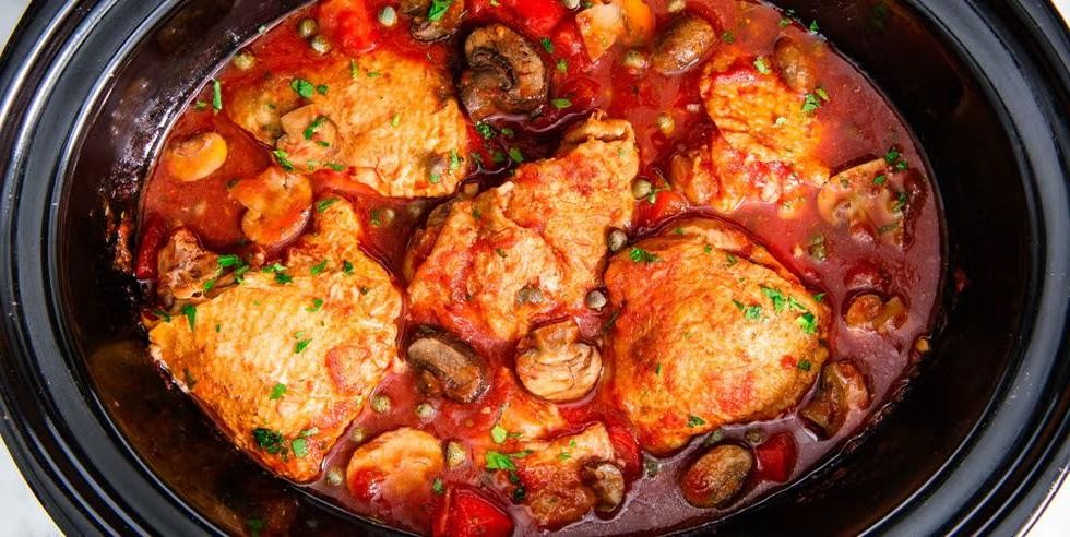 Tangy Crockpot Chicken Cacciatore with Peppers