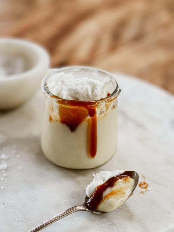 Vanilla Pudding with Caramel Drizzle