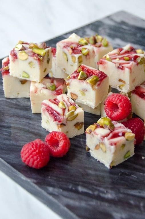 White Chocolate Berry Marshmallow Cream Fudge