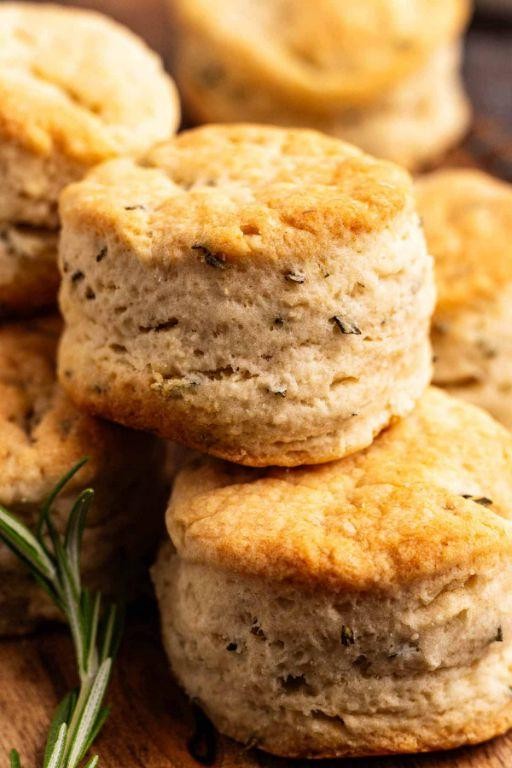 Whole Wheat Biscuits with Rosemary