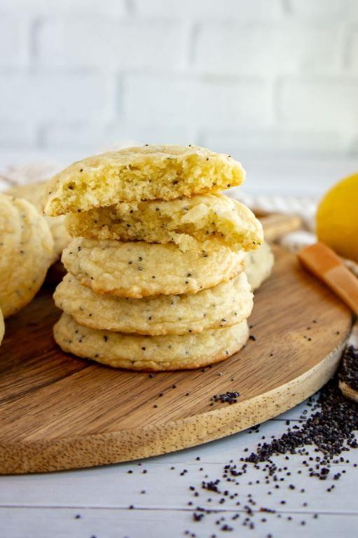 Zesty Lemon Poppy Seed Fat-Free Cookies